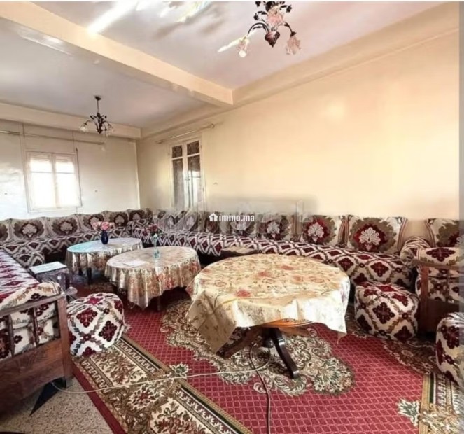 Vente villa a rénover à Quartier Al Woroud. 5 chambres. Salon Marocain, sécurité - Vente Immobilier - Casablanca - photo 3
