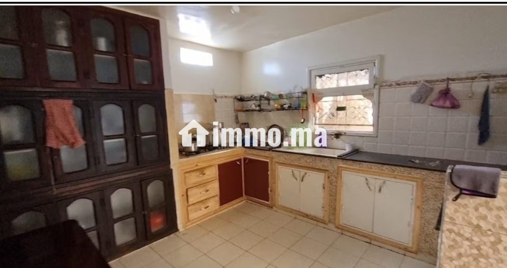 Vente villa a rénover à Quartier Al Woroud. 5 chambres. Salon Marocain, sécurité - Vente Immobilier - Casablanca - photo 4