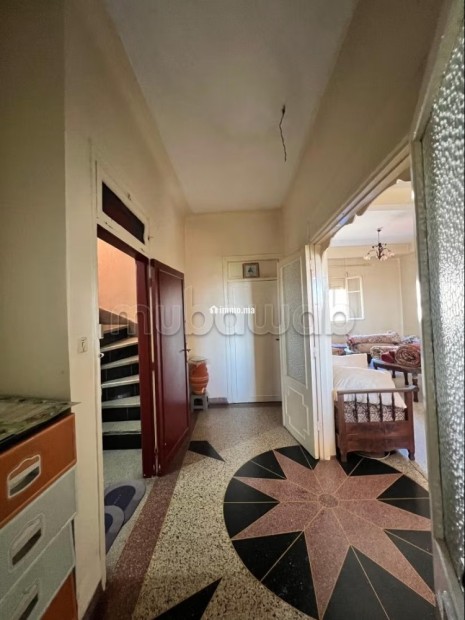 Vente villa a rénover à Quartier Al Woroud. 5 chambres. Salon Marocain, sécurité - Vente Immobilier - Casablanca - photo 8