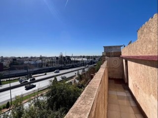 Vente villa a rénover à Quartier Al Woroud. 5 chambres. Salon Marocain, sécurité - Villa à vendre - Casablanca