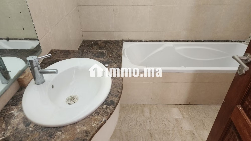 STUDIO à louer AVEC TERRASSE – A RACINE, Casablanca - Location Immobilier - Casablanca - photo 4