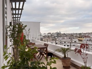 Location appartement meublé moderne avec terrasse a racine au dernier etage - Appartement à louer - Casablanca
