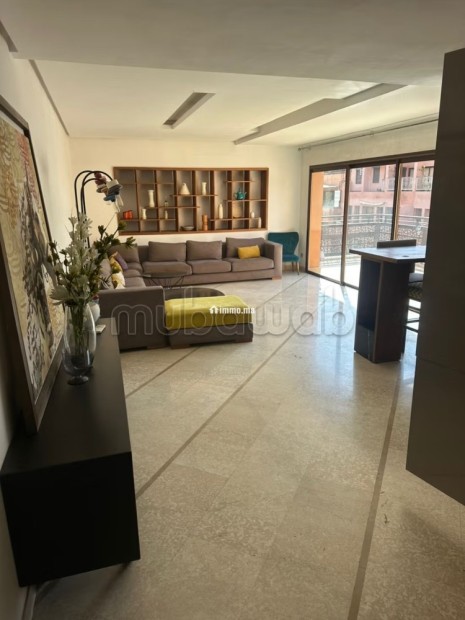 Vente d'un bel appartement à carré eden Guéliz.
Superficie 150 m².
Concierge et climatisation - Vente Immobilier - Marrakech - photo 1