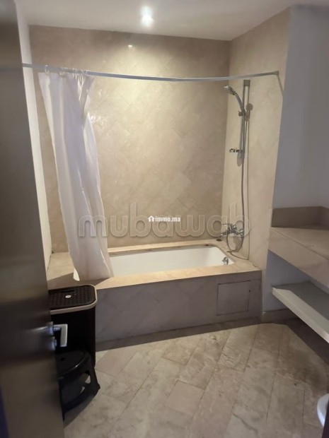 Vente d'un bel appartement à carré eden Guéliz.
Superficie 150 m².
Concierge et climatisation - Vente Immobilier - Marrakech - photo 5