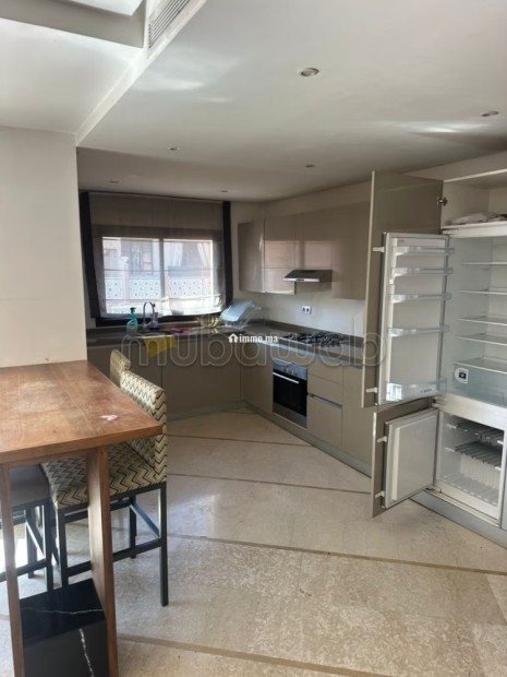 Vente d'un bel appartement à carré eden Guéliz.
Superficie 150 m².
Concierge et climatisation - Vente Immobilier - Marrakech - photo 7