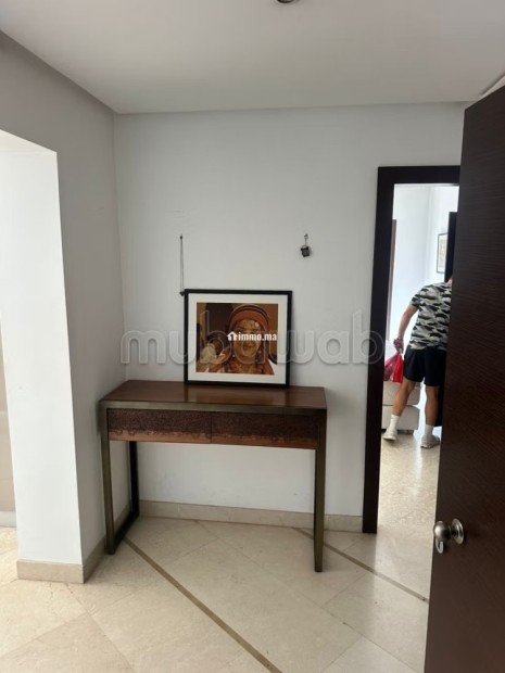 Vente d'un bel appartement à carré eden Guéliz.
Superficie 150 m².
Concierge et climatisation - Vente Immobilier - Marrakech - photo 8
