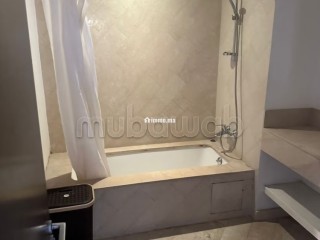 Vente d'un bel appartement à carré eden Guéliz.
Superficie 150 m².
Concierge et climatisation - Appartement à vendre - Marrakech