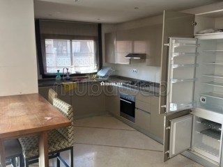 Vente d'un bel appartement à carré eden Guéliz.
Superficie 150 m².
Concierge et climatisation - Appartement à vendre - Marrakech