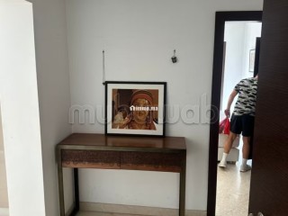 Vente d'un bel appartement à carré eden Guéliz.
Superficie 150 m².
Concierge et climatisation - Appartement à vendre - Marrakech