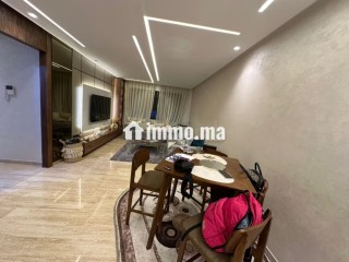 Superbe appartement à louer à Oulfa. 3 chambres. Prestation de conciergerie, air conditionné - Appartement à louer - Casablanca