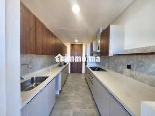 Louez cet appartement à Casablanca Finance City. 4 grandes pièces. Jardin et terrasse - Appartement à louer - Casablanca