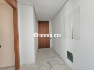 Louez cet appartement à Casablanca Finance City. 4 grandes pièces. Jardin et terrasse - Appartement à louer - Casablanca