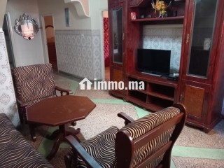 Location saisonnière à Al Hoceima. 3 grandes pièces. Salon traditionnel et système d'antenne parabolique - Appartement à vendre - Al Hoceïma