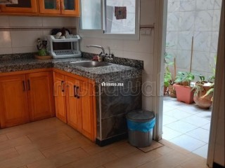 Location saisonnière à Al Hoceima. 3 grandes pièces. Salon traditionnel et système d'antenne parabolique - Appartement à vendre - Al Hoceïma
