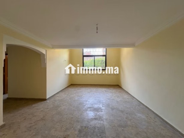a-louer-duplex-vide-en-plein-centre-gueliz-big-0