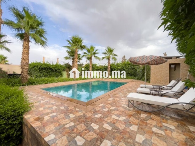 Location saisonnière villa de luxe à Route de Tahanaout.
Surface totale 1300 m².
Piscine et air conditionné - Vente Immobilier - Marrakech - photo 2