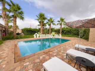 Location saisonnière villa de luxe à Route de Tahanaout.
Surface totale 1300 m².
Piscine et air conditionné - Villa à vendre - Marrakech