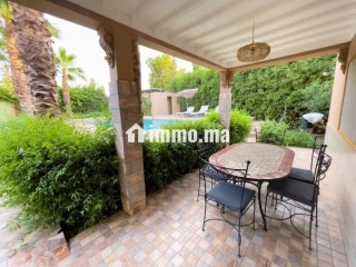 Location saisonnière villa de luxe à Route de Tahanaout.
Surface totale 1300 m².
Piscine et air conditionné - Villa à vendre - Marrakech