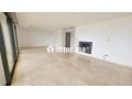 Location appartement vide vue mer - miniature 3