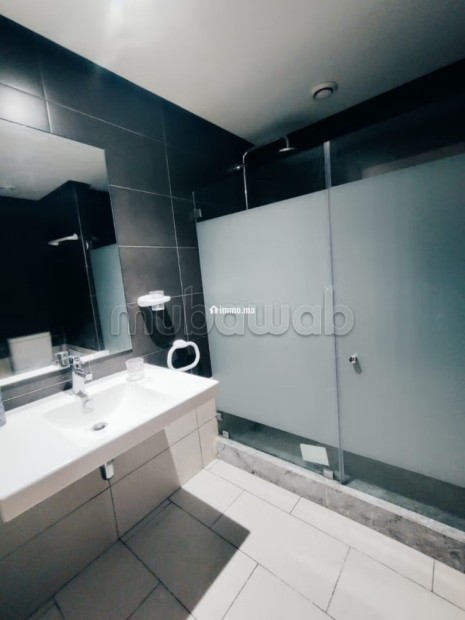 Appartement à louer de 2 chambres à CFC - Location Immobilier - Casablanca - photo 3
