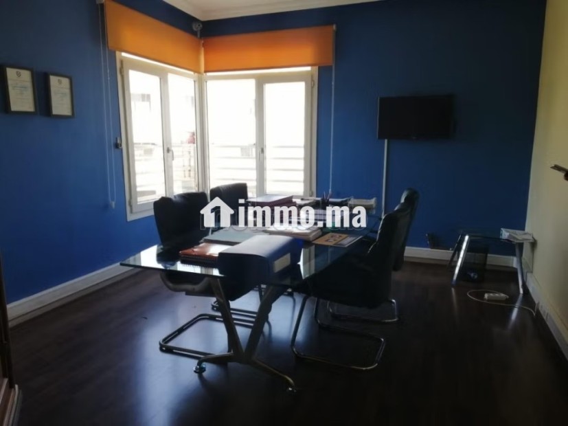 Vend appartement à Riyad. 3 chambres agréables. Porte blindée, salon marocain - Vente Immobilier - Rabat - photo 2