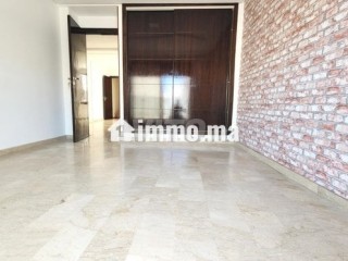 Bureau 3 pièces 85m2 4ème étage Maarif - Bureau à louer - Casablanca