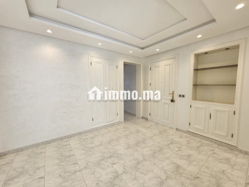 Magnifique appartement avec terrasse, Racine - Location Immobilier - Casablanca - photo 4