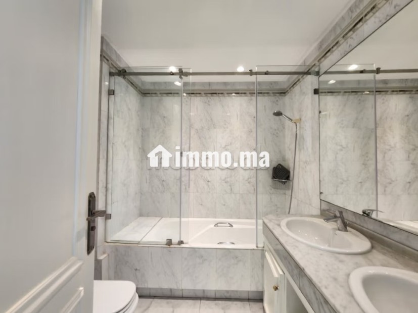 Magnifique appartement avec terrasse, Racine - Location Immobilier - Casablanca - photo 7