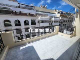Magnifique appartement avec terrasse, Racine - Appartement à louer - Casablanca