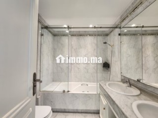 Magnifique appartement avec terrasse, Racine - Appartement à louer - Casablanca