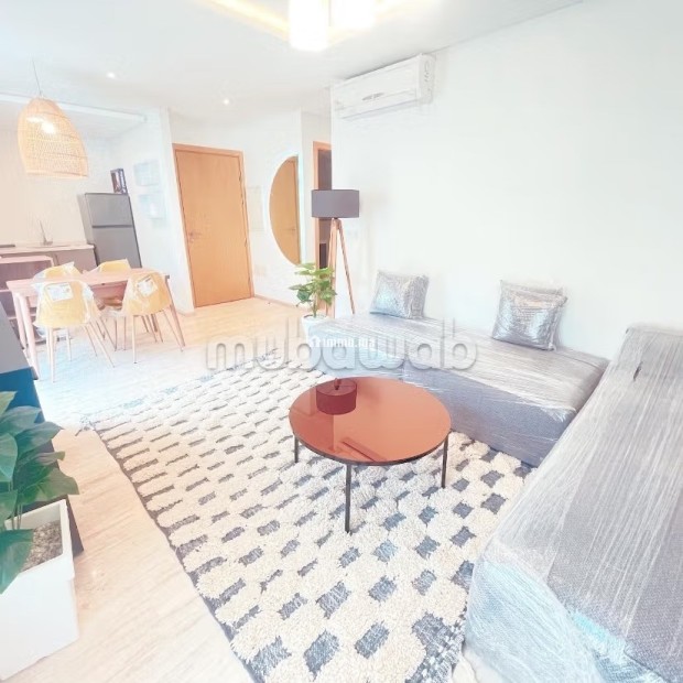 Très beau et grand studio meublé à la location avec une grande terrasse bien ensoleillée - Location Immobilier - Casablanca - photo 2