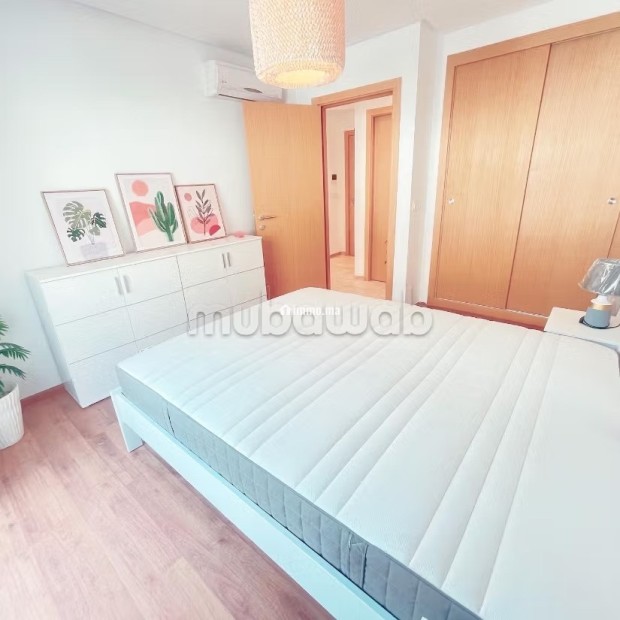 Très beau et grand studio meublé à la location avec une grande terrasse bien ensoleillée - Location Immobilier - Casablanca - photo 7