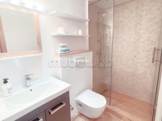 Très beau et grand studio meublé à la location avec une grande terrasse bien ensoleillée - Appartement à louer - Casablanca