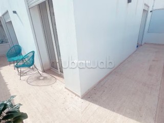 Très beau et grand studio meublé à la location avec une grande terrasse bien ensoleillée - Appartement à louer - Casablanca