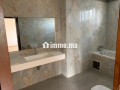 Villa de luxe à louer à Souissi. Superficie 2000 m². Climatisation et piscine - miniature 7