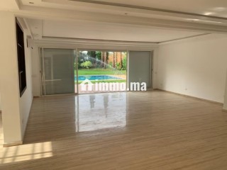 Villa de luxe à louer à Souissi. Superficie 2000 m². Climatisation et piscine - Villa à louer - Rabat