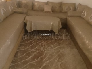 Location saisonnière à Quartier Oued Fes. 2 chambres agréables. Porte blindée, salon marocain - Appartement à vendre - Fes