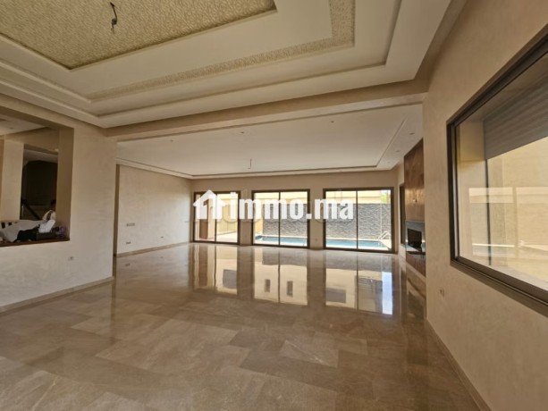 superbe-villa-a-louer-a-route-de-tahanaout-residence-securisee-big-3