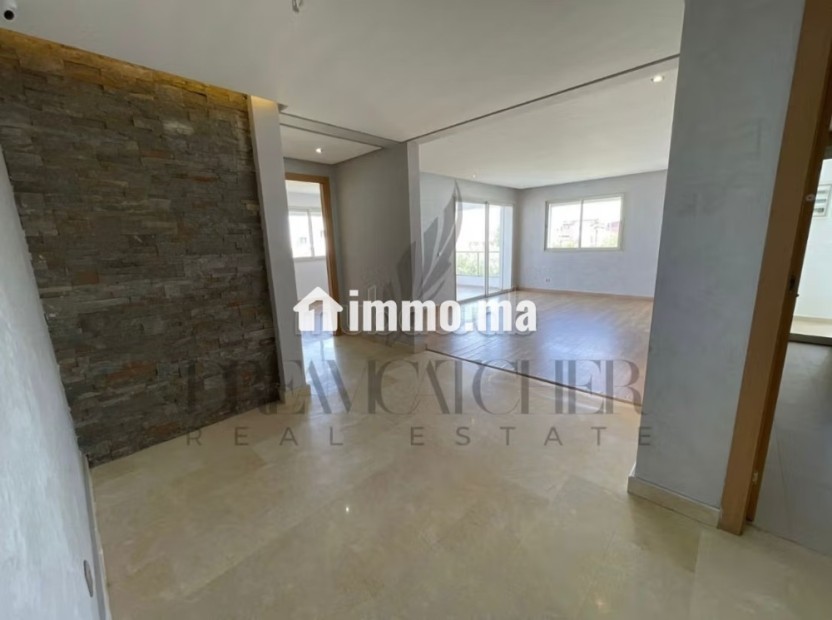 Appartement à vendre à Ville Verte. 3 chambres. Salon traditionnel, antenne parabolique générale - Vente Immobilier - Bouskoura - photo 2