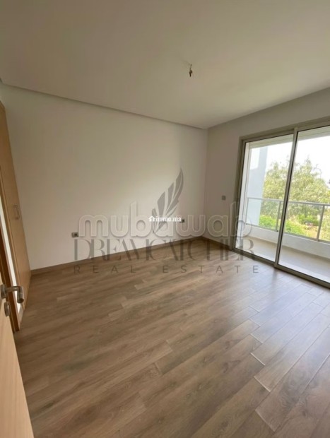 Appartement à vendre à Ville Verte. 3 chambres. Salon traditionnel, antenne parabolique générale - Vente Immobilier - Bouskoura - photo 3