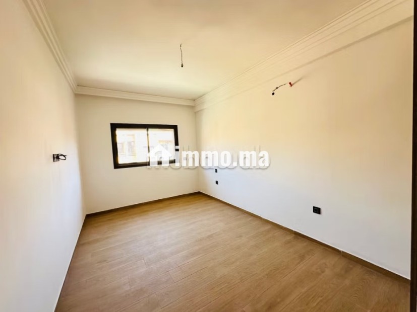 Superbe appartement à vendre à Hivernage.
Surface de 98 m².
Jardin et terrasse - Vente Immobilier - Marrakech - photo 7
