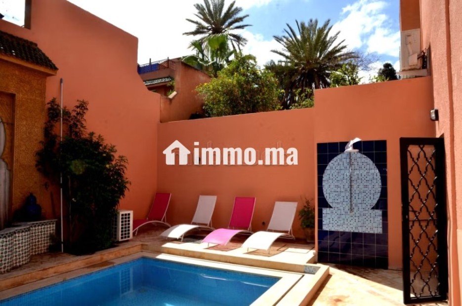 Superbe villa à louer à Route de Safi.
Surface totale 250 m².
Bien meublé - Location Immobilier - Marrakech - photo 1