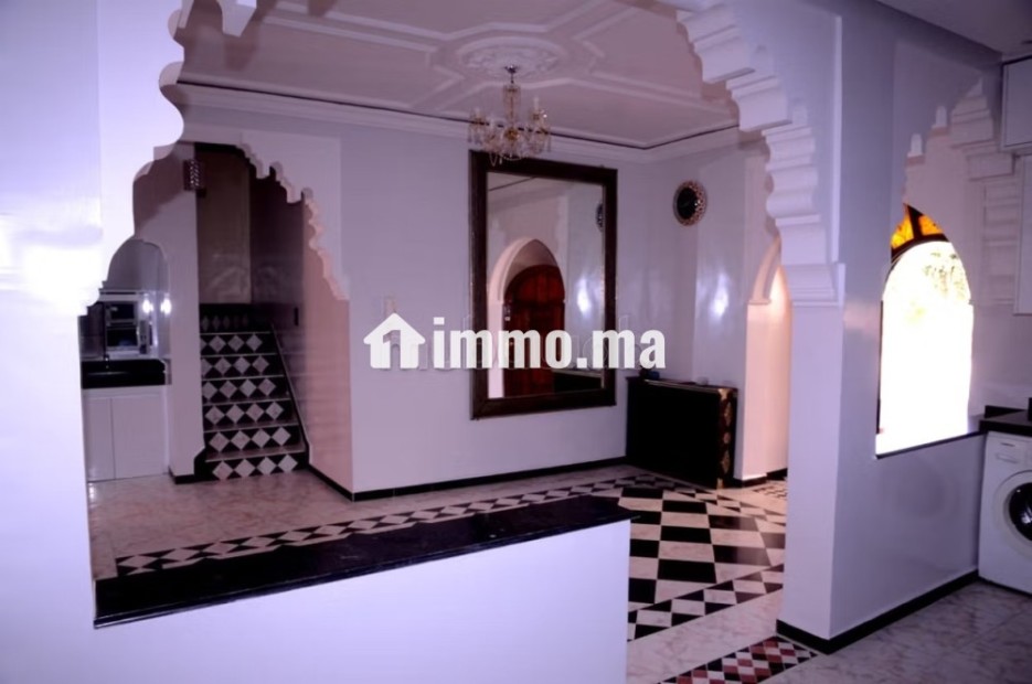Superbe villa à louer à Route de Safi.
Surface totale 250 m².
Bien meublé - Location Immobilier - Marrakech - photo 4