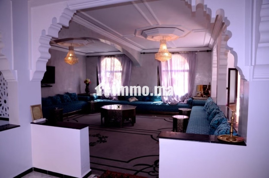 Superbe villa à louer à Route de Safi.
Surface totale 250 m².
Bien meublé - Location Immobilier - Marrakech - photo 7