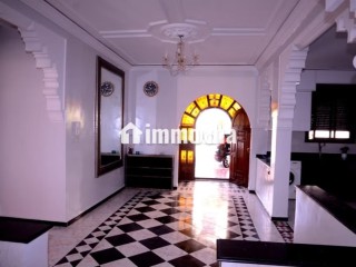 Superbe villa à louer à Route de Safi.
Surface totale 250 m².
Bien meublé - Villa à louer - Marrakech