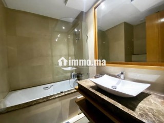 Grand studio moderne sans vis à vis - Appartement à louer - Casablanca