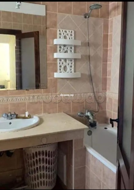 Location d'un appartement à M'Diq. Surface de 70 m². Meublé - Location Immobilier - Mdiq - photo 2
