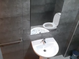 Location d'un appartement à M'Diq. 2 pièces confortables. Jardin et ascenseur - Appartement à vendre - Mdiq