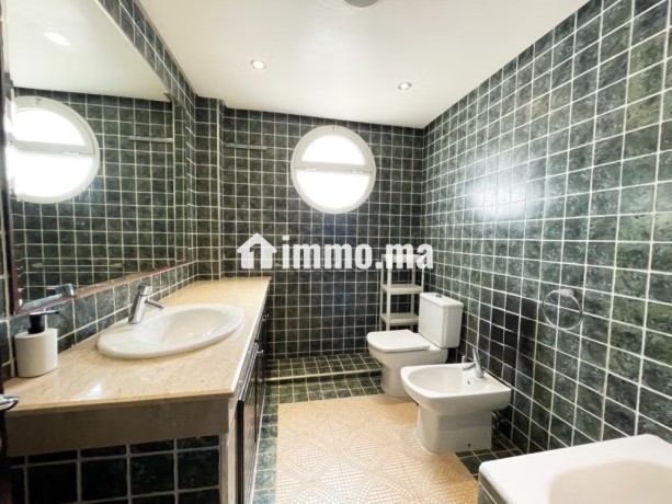 villa-avec-piscine-vue-sur-mer-a-vendre-big-11