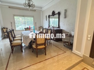 Maison de luxe à vendre dans une résidence a côté de Mosquée Al hamd à Californie. 4 pièces confortables. Jardin et terrasse - Maison à vendre - Casablanca